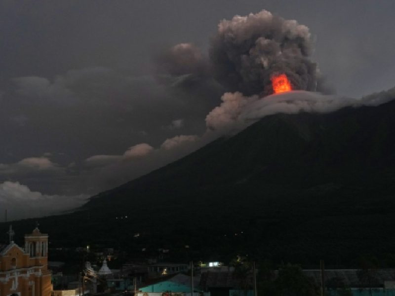 Erupción del Volcán de Fuego: Evacuan a casi dos mil personas de 18 comunidades