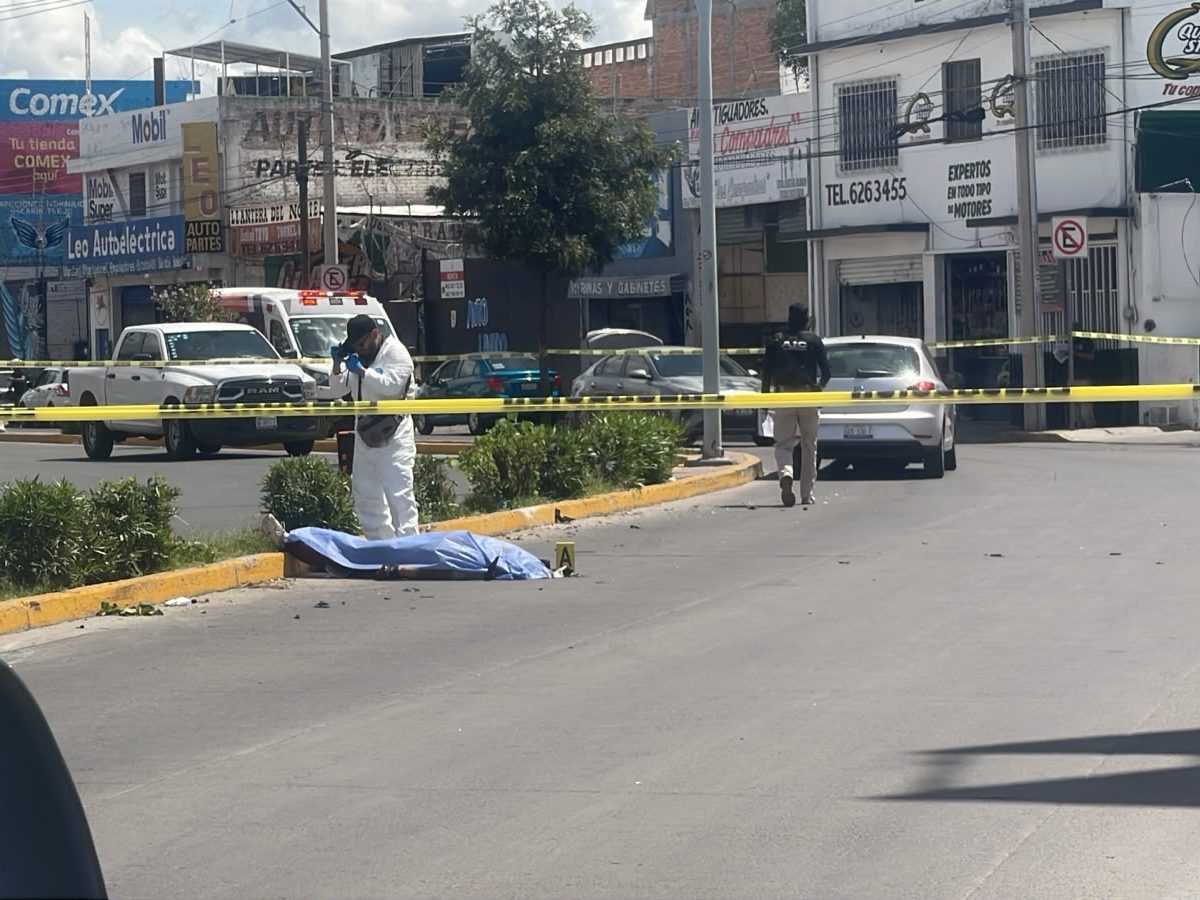 Muere motociclista al derrapar en bulevar Los Reyes en Irapuato