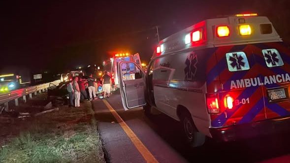 Choque en la carretera Pénjamo–La Piedad deja tres heridos graves en El Mármol