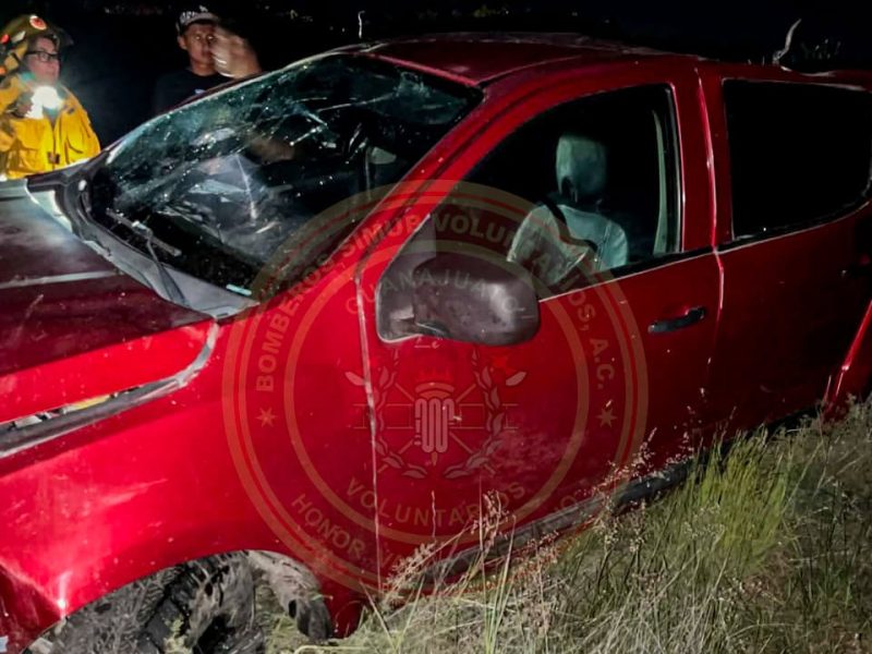 Volcadura en la libre Silao–Guanajuato deja destrozada una camioneta y varios heridos