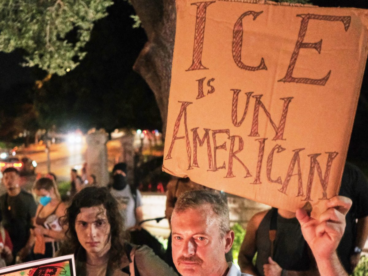 Pide Amnistía Internacional disolver el ICE por cacería de migrantes