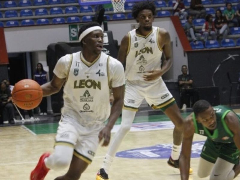 Abejas de León no aprovechó sus oportunidades y perdió ante Santos del Potosí