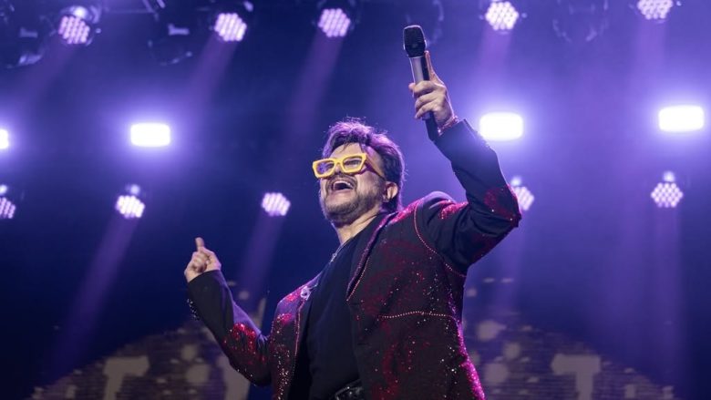 Aleks Syntek se va de México tras polémica