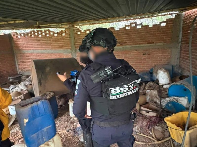 Aseguran predio con sustancias químicas en la colonia La Hacienda en Salamanca