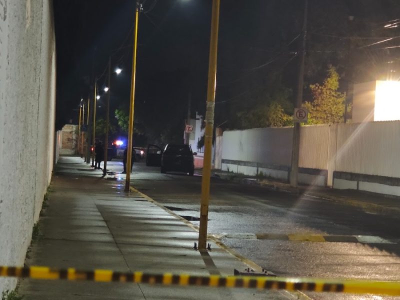 Balean a hombre dentro de camioneta cerca del Centro Gerontológico de Cortazar