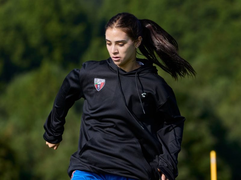 Nicolás Morales, técnico de Atlante Femenil, acepta que Nailea Vidrio “me volvió loco en la banca”