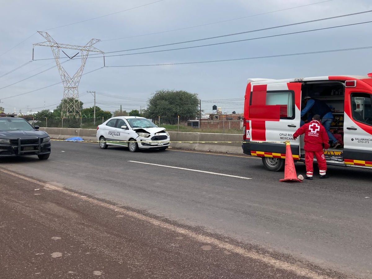 Mujer muere atropellada al intentar cruzar el libramiento Valle de Santiago–Celaya