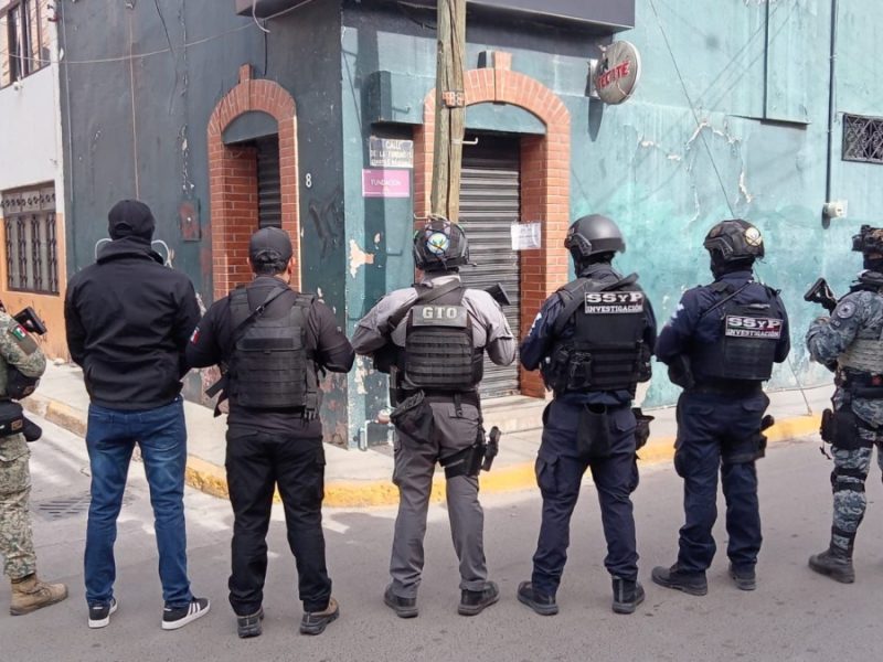 Catean cantinas en el Centro de Silao; hallan drogas y detienen a tres personas