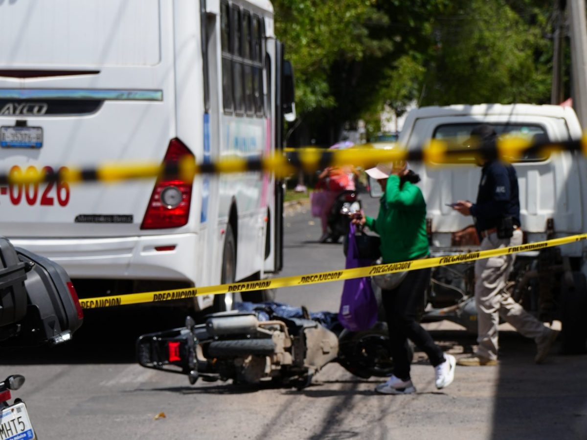 Le pasó por encima: América cae de su moto y termina atropellada en Irapuato