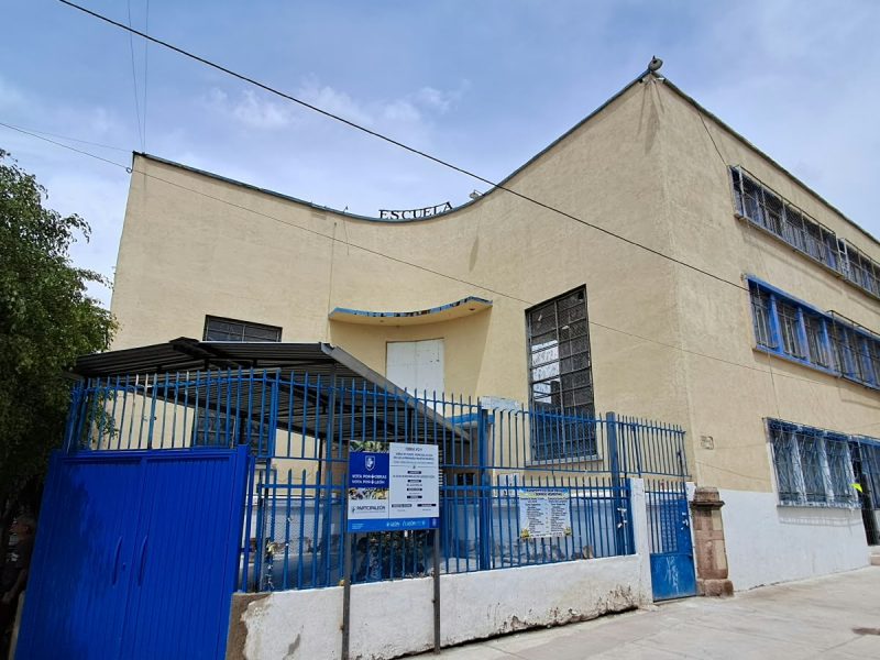 En la Escuela Primaria Martín Muñoz ubicada en la colonia Obregón se detectó un deterioro grave en su estructura. Los estudiantes no han regresado a clases.
