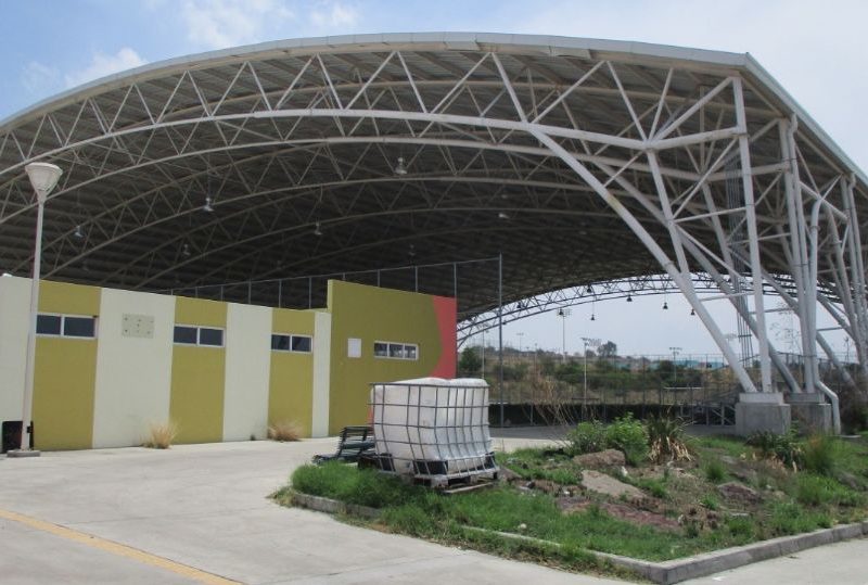 Acceso principal del Centro Paralímpico Nacional en Irapuato.
