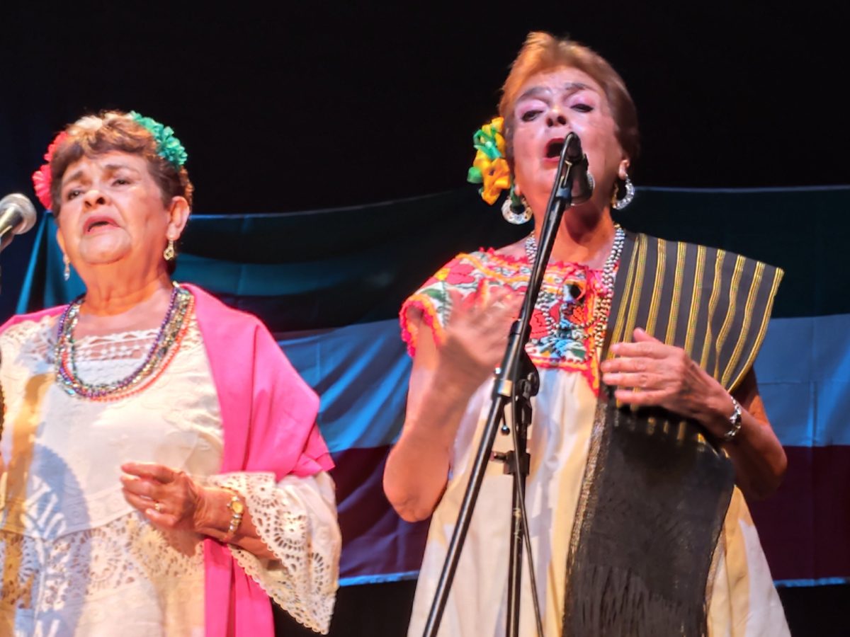Grupo Oasis llena de música mexicana el Teatro María Grever de León
