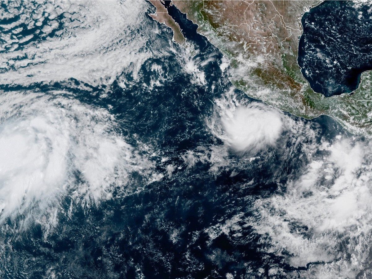 Huracán Polo avanza en el Pacífico: Alerta por posibles deslaves e inundaciones