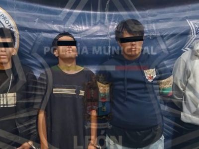 Caen 4 con machete y 4 mil pesos robados tras asaltar negocio de comida en León
