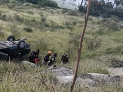 ¿Qué pasó en la Silao-Irapuato? Choque y volcadura deja dos heridos en Taretan