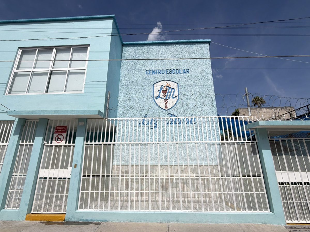 Denuncian que escuela de Celaya cobró reinscripciones y cerró para vender su edificio