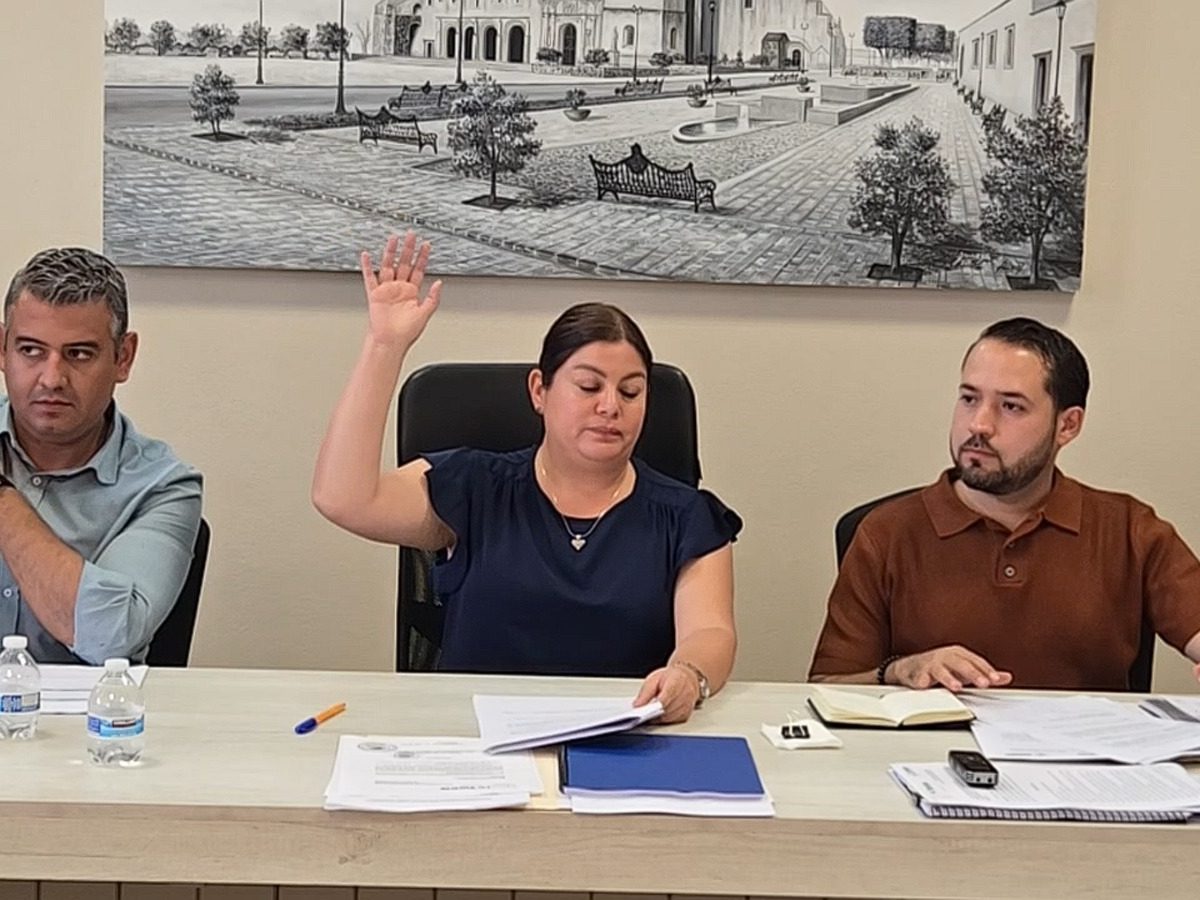Aprueban informe de Victoria Ramírez en Yuriria entre reclamos del PVEM y MC por obras