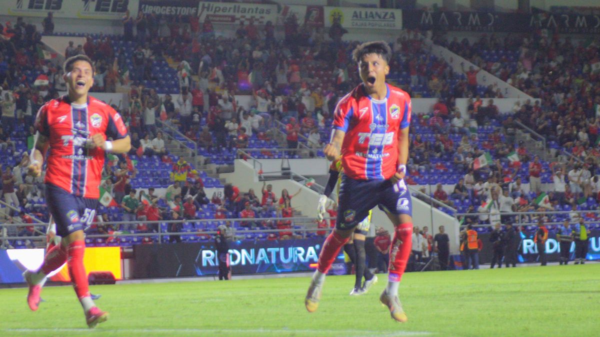 Irapuato ganaba 2-0 pero el juego se pospuso por la lluvia. José Luis Ortega.