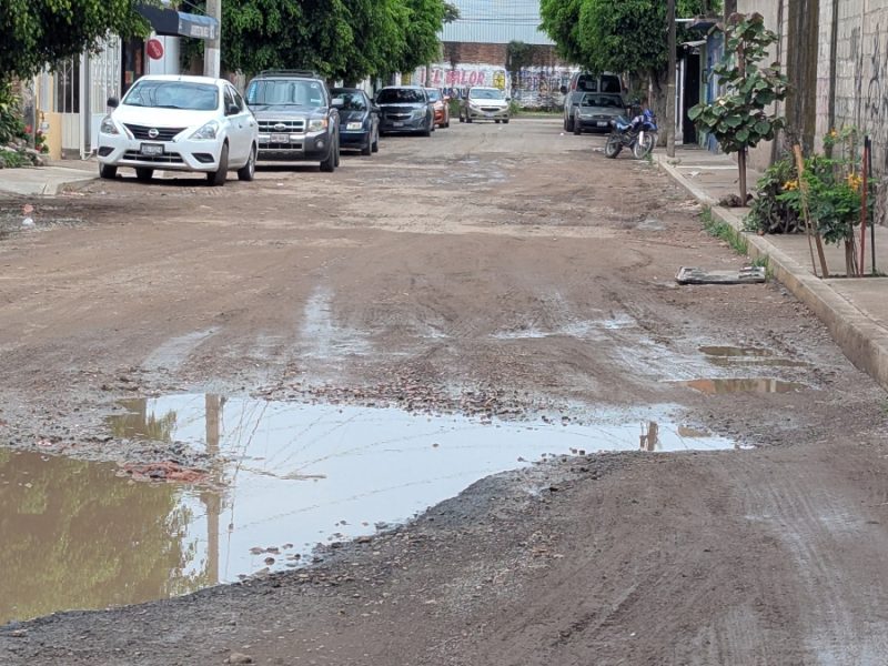 Obras en Irapuato: Ciudadanos exigen pavimentar calles tras anuncio de proyectos