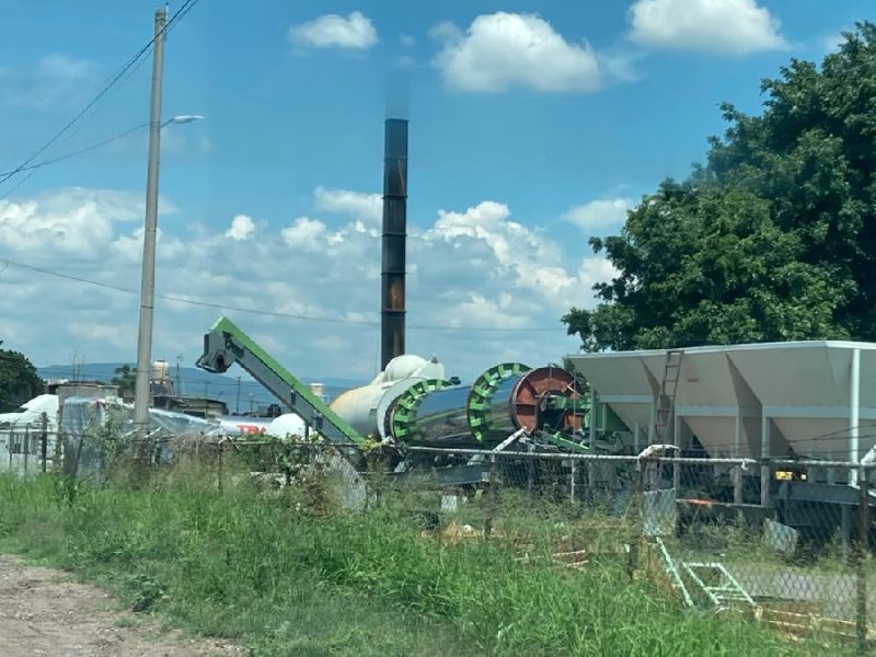 Descarta alcalde de Salamanca atender observaciones ambientales en planta de asfalto