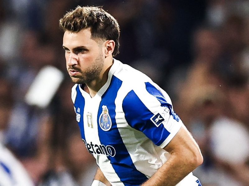 Santiago Giménez debuta con Porto en el triunfo ante Moreirense