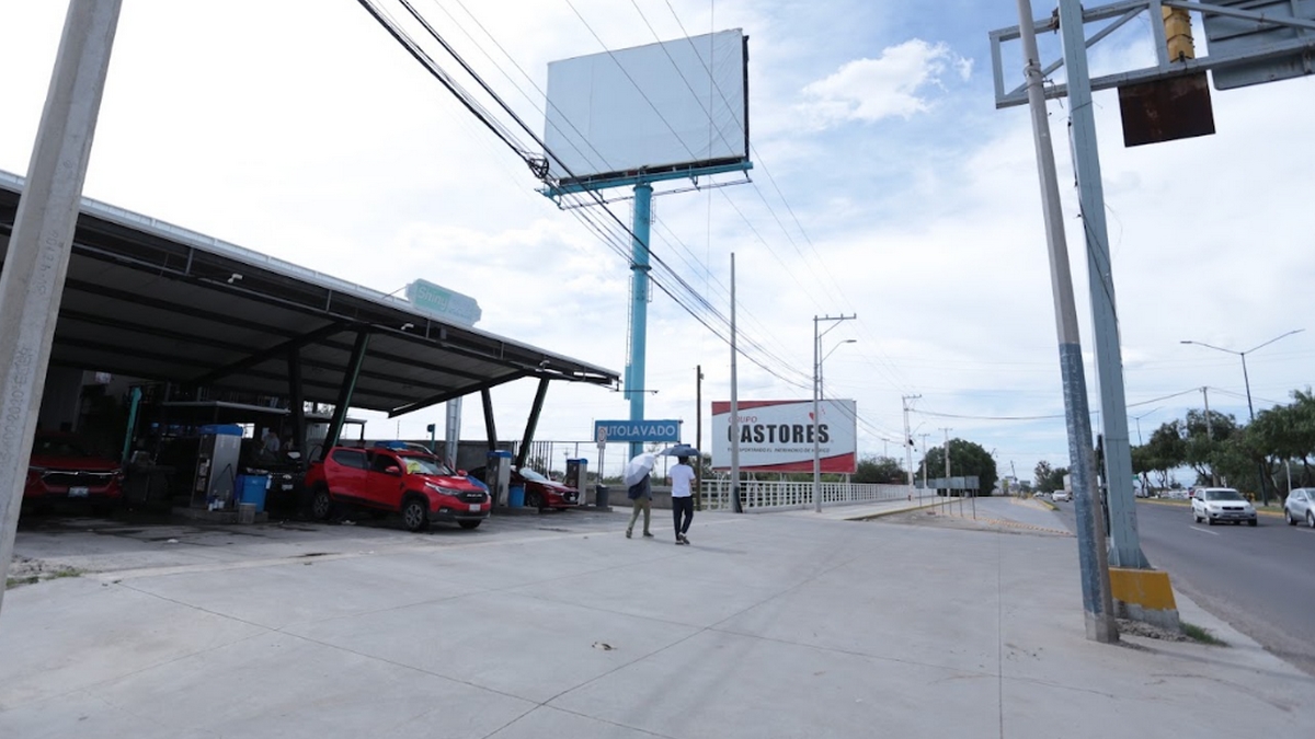 Puente en Bulevar Aeropuerto en León 1