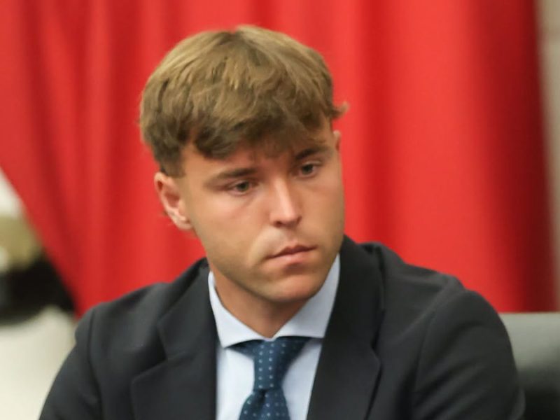 Álvaro Ortiz señala que Roberto Galán no representa a la AMFPro y portero le responde