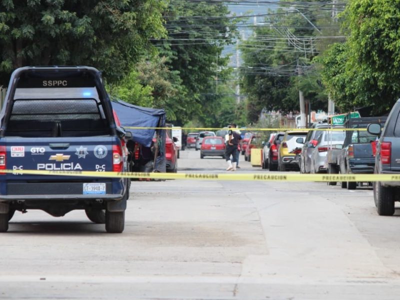 Balean a hombre afuera de tienda en Santa Rosa de Lima; lo reportan grave