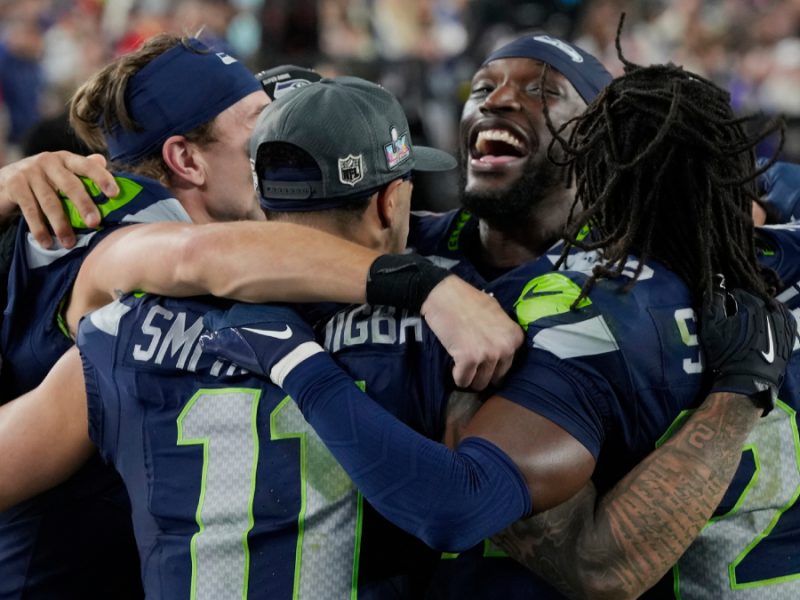 Seattle inicia la defensa del título en un año histórico para la NFL