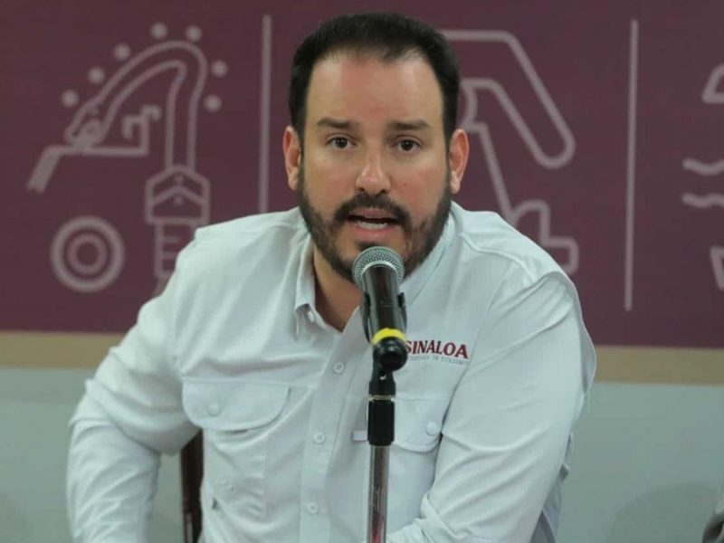 Bloquea UIF cuentas de exsecretario de Economía de Rocha y seis empresas