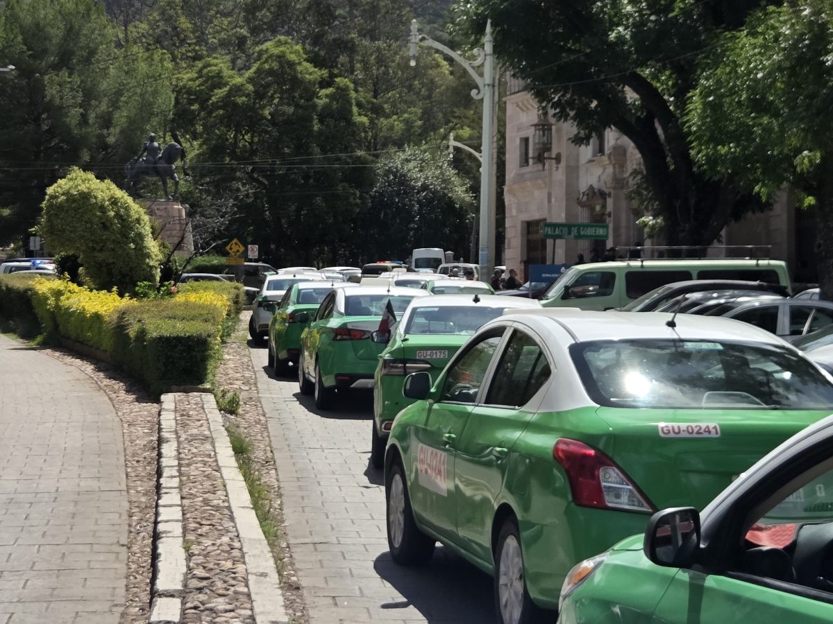 Taxistas de Guanajuato trabajarán con Gobierno para detener competencia desleal 