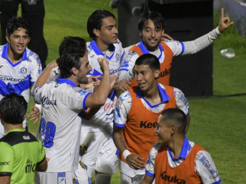 Toros del Atlético Celaya avanzan con paso perfecto y ganan su primer partido en casa