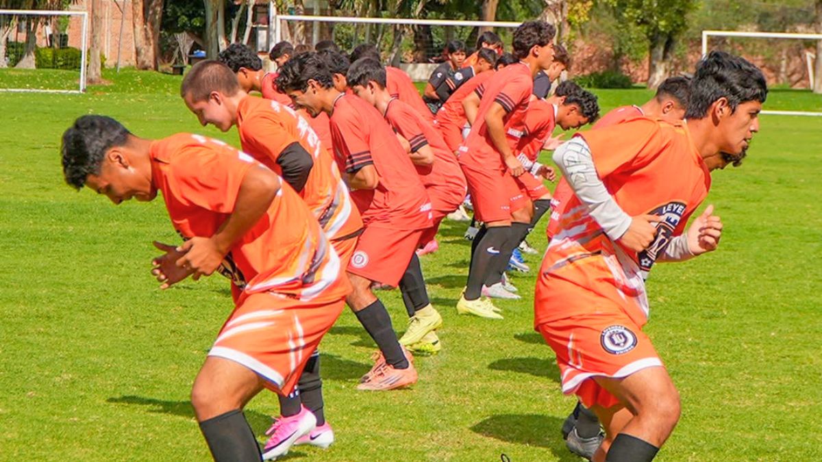 Un entrenamiento de Leyendas Unidas en su pretemporada. Facebook Leyendas.