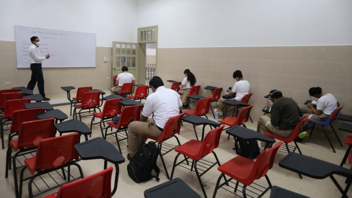 Tras reclamos y caída en PISA, regresarán libros de Matemáticas a las aulas