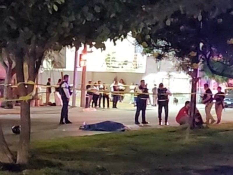 Lloran familiares a joven fallecido tras derrapar su moto en el bulevar Timoteo Lozano
