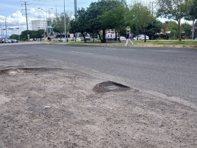 Incumplen meta en Celaya: Persisten baches y desniveles en avenidas clave