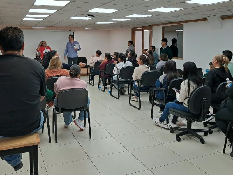 Sorprende a padres de familia cambio de turno a alumnos de Secundaria en León