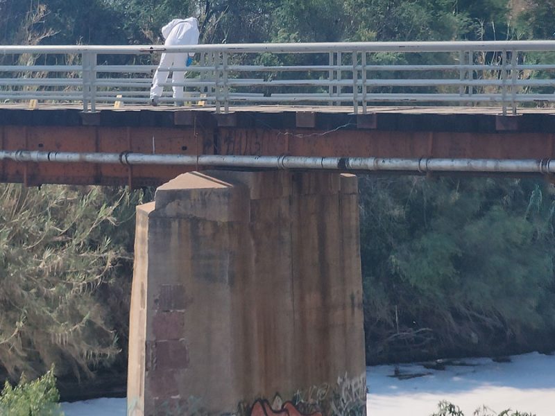 Localizan a hombre sin vida en el Río Laja en Celaya, cerca de una plaza comercial