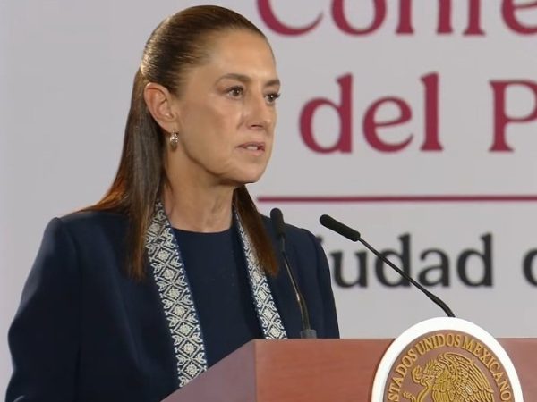 Restringirán uso de celulares y pantallas en escuelas del País a partir del 3 de noviembre