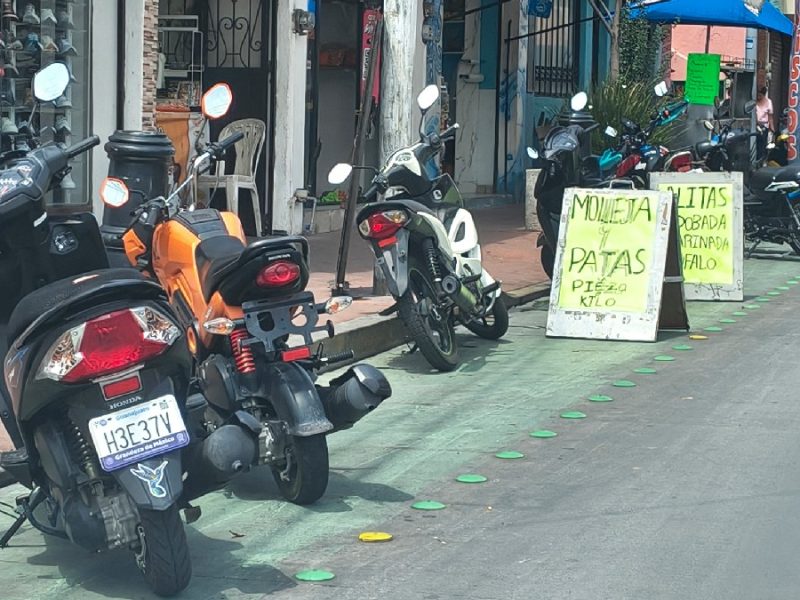 Exigen ciclistas reparar y respetar ciclovías invadidas en Moroleón y Uriangato