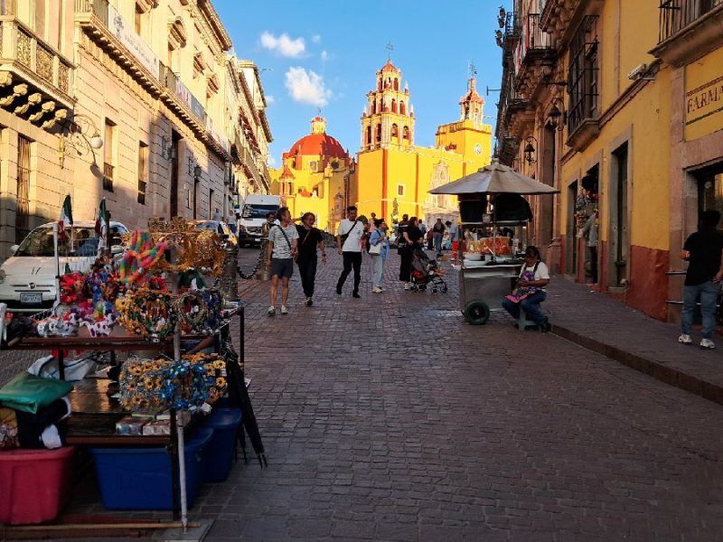 Anuncian cierres viales en la capital por festejos patrios