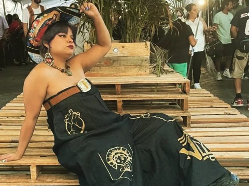 Diseñadora leonesa Asuna Shu! crea moda con estilo alternativo y mexicano 