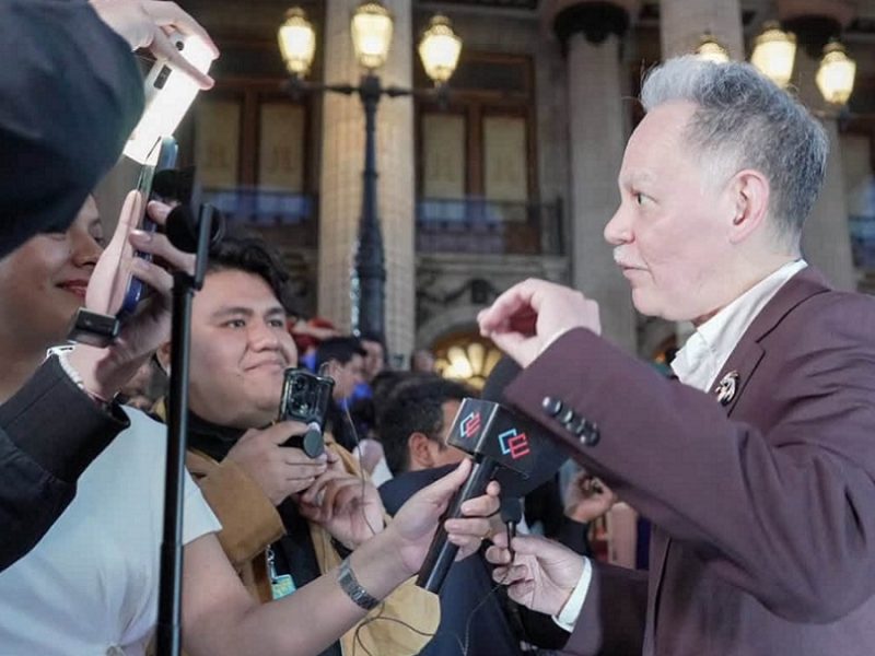 El cineasta Ernesto Contreras se defiende ante la IA: ‘Lo más importante es nuestro talento’