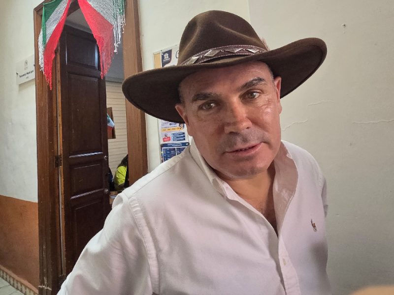 Alejandro Navarro organiza elotiza gratis en Guanajuato y mira hacia el 2027