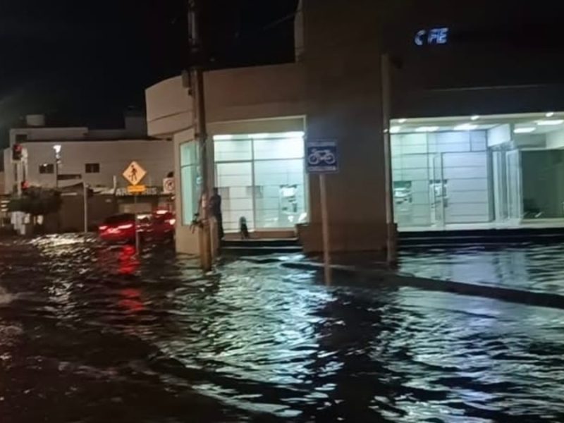 Irapuato bajo el agua: Inundaciones colapsan principales calles y avenidas