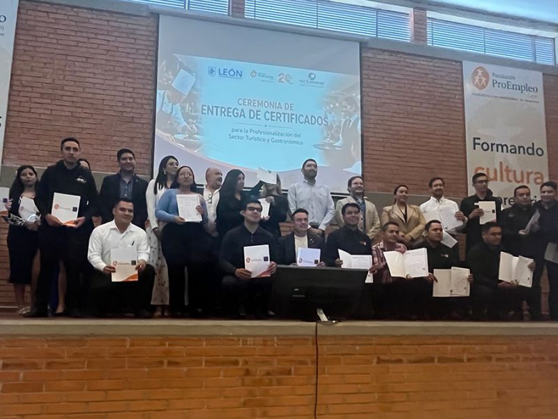 Certifican en León a 59 empleados de restaurantes para impulsar su perfil laboral