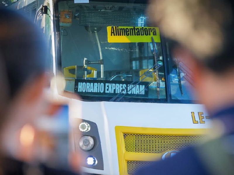 León aumentará subsidio al transporte público para frenar alza en tarifa en 2027