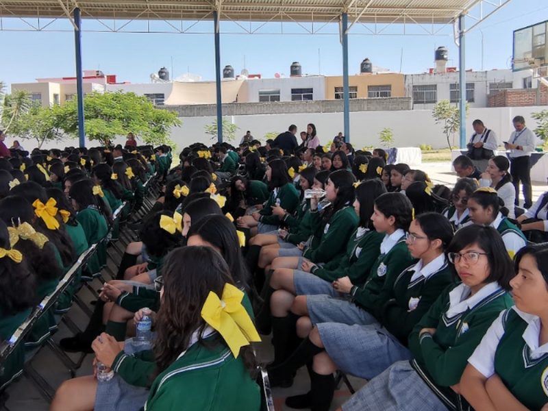 Adiós al celular en el salón: Medida de la SEP divide opiniones en Guanajuato