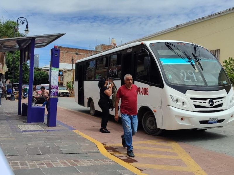 Ayuntamiento analiza reestructuración del transporte público en Purísima