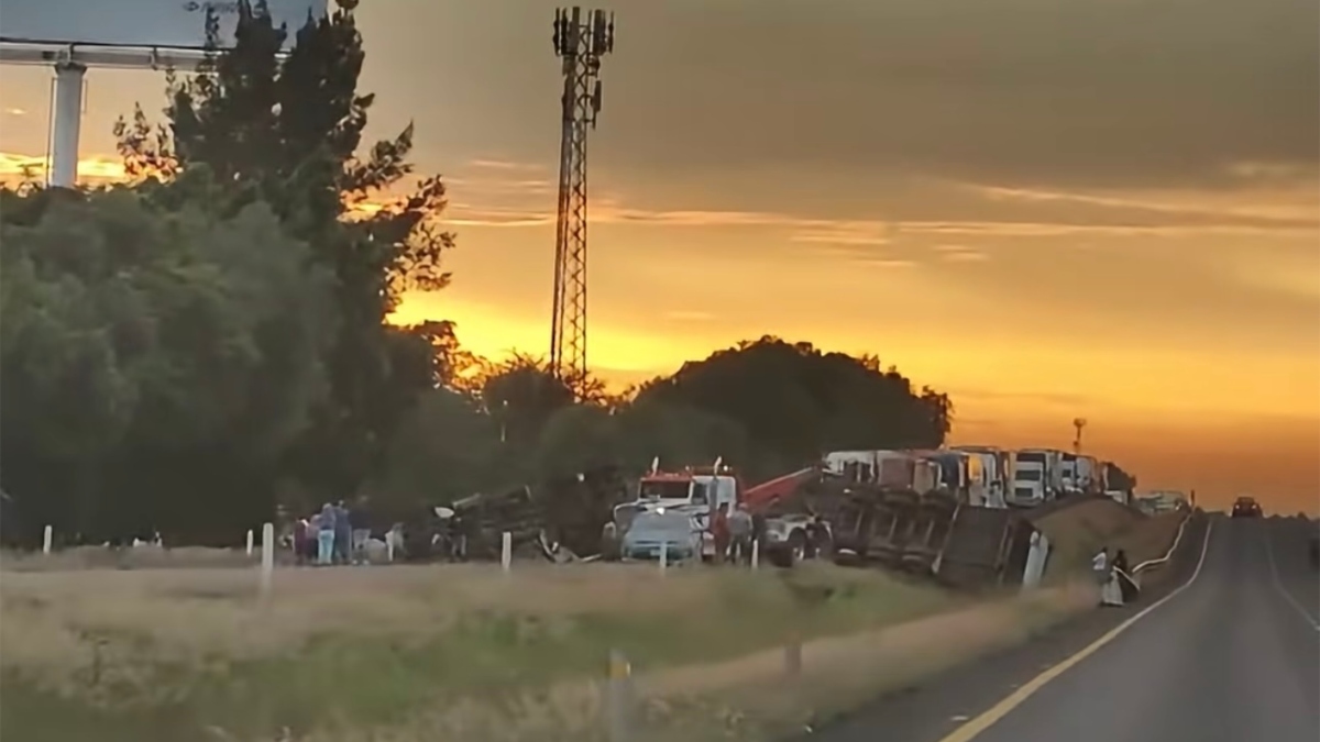 volcadura autopista Celaya-Querétaro (1)